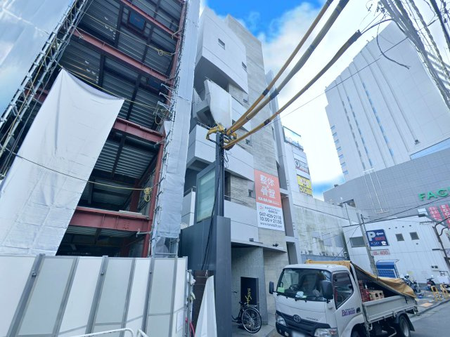 船橋駅前ビルの外観