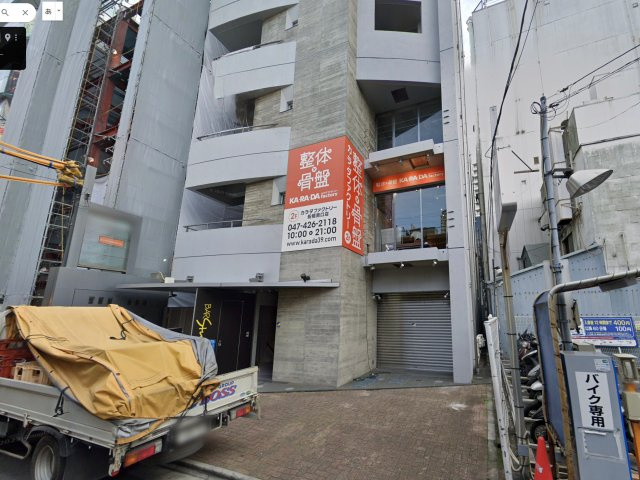 船橋駅前ビルのエントランス
