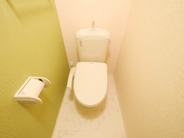 ラフィーネ四条大路のトイレ|清潔感のあるトイレです