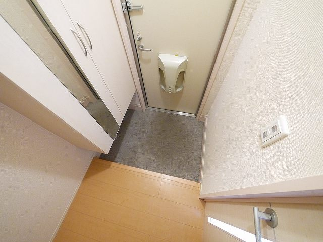 ラフィーネ四条大路の玄関|シンプルで使いやすい玄関です