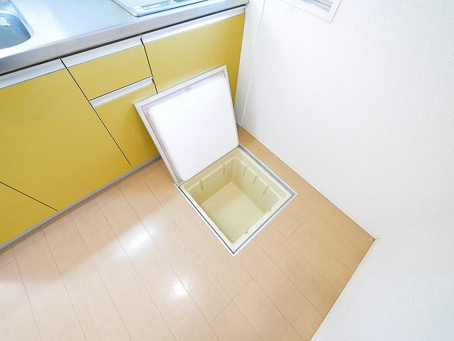 ラフィーネ四条大路の設備|床下収納あります