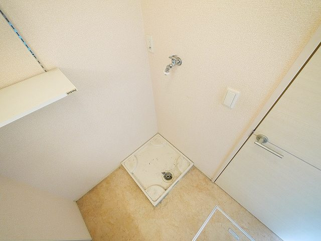 ラフィーネ四条大路の設備|洗濯機置き場になります