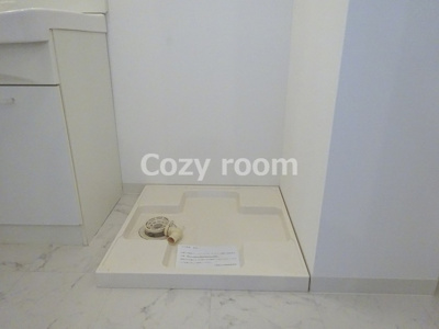 【洗面所】 | ドゥーエ江坂Ⅰ | 室内洗濯機置き場です