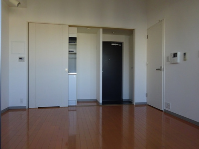 【居間・リビング】 | ドゥーエ江坂Ⅰ | 天井が高くゆったりとしたリビングです