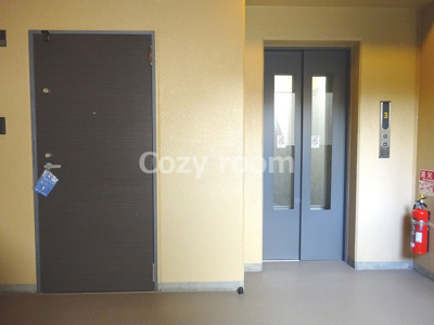 【その他共用部分】 | ドゥーエ江坂Ⅰ | 各フロアのエレベータです