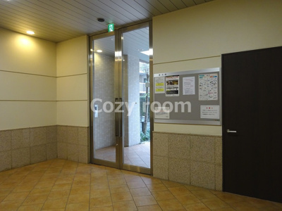 【ロビー】 | ドゥーエ江坂Ⅰ | 落ち着いた雰囲気のロビーです