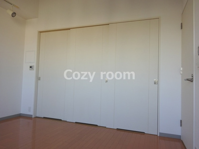 【その他】 | ドゥーエ江坂Ⅰ | 急なお客様の訪問時もスライドドアを閉めると水回り（キッチンや冷蔵庫置き場）が隠せますね(^-^)