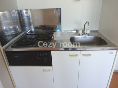 【キッチン】 | ドゥーエ江坂Ⅰ | ガス２口コンロなのでお料理しやすいですね