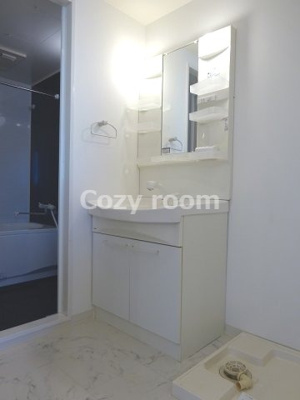 【独立洗面台】 | ドゥーエ江坂Ⅰ | 独立洗面化粧台が付いています