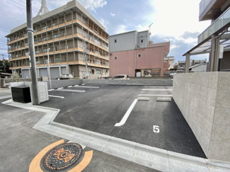 【駐車場】