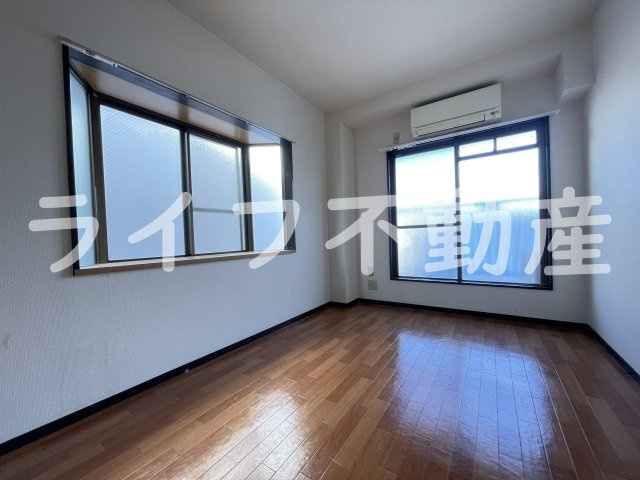 ピースハイツ長堂A棟の居間・リビング|ゆったり過ごせるリビングです