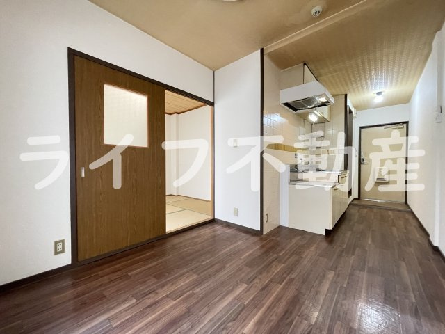 ピースハイツ長堂A棟の居間・リビング|ゆったりとしたリビングです