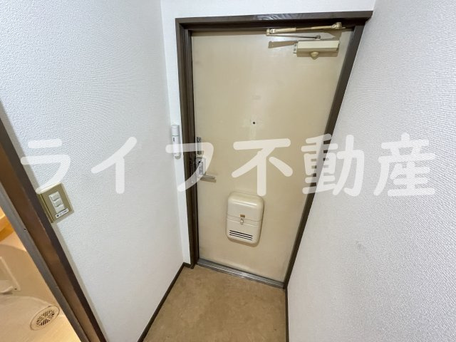 ピースハイツ長堂A棟の玄関|ゆったりとした玄関です