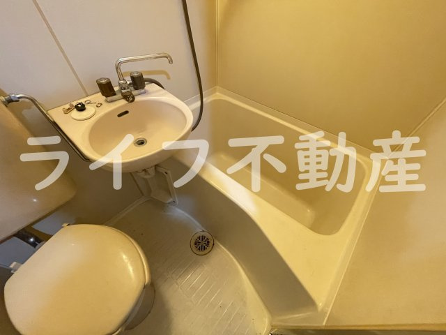 ピースハイツ長堂A棟の浴室|日々の疲れを癒すお風呂付です