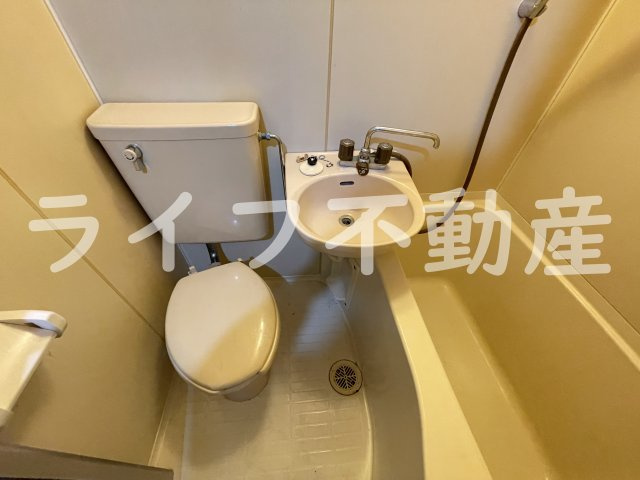 ピースハイツ長堂A棟の独立洗面台|独立洗面化粧台が付いています