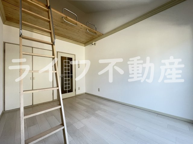 ハウスランド布施の洋室|コンパクトで使いやすい洋室です