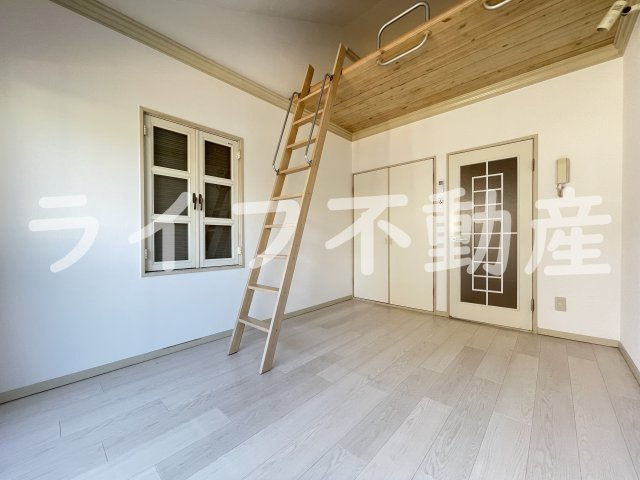 ハウスランド布施の洋室|明るい洋室です