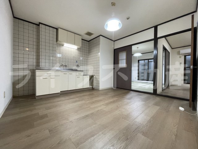 コーポカロッサの居間・リビング|ゆったりとしたリビングです