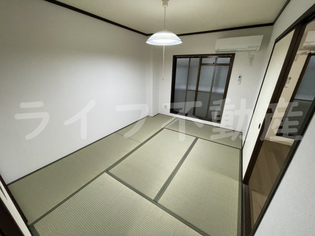 コーポカロッサの和室|来客時にも便利な和室付き