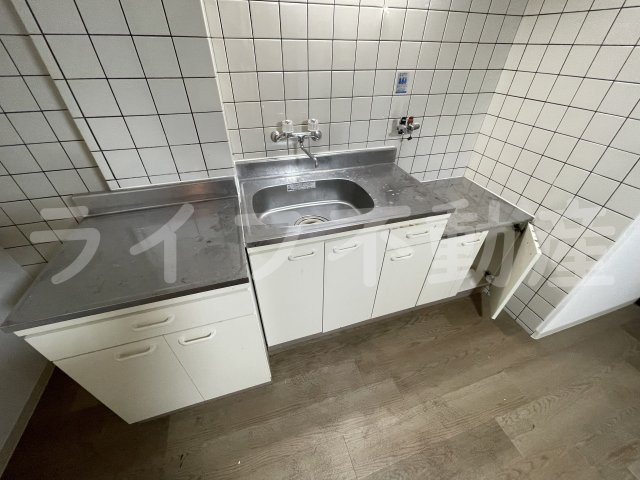 コーポカロッサのキッチン|コンパクトなキッチンで掃除もラクラク