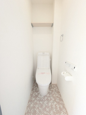 ★落ち着ける独立したトイレスペース★