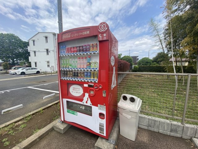 リビングタウン稲毛の杜B の周辺|敷地内には自動販売機があり便利です！