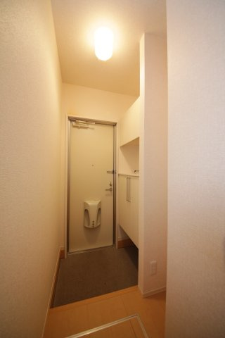 グランドールふじが丘 Bの玄関