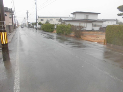 【前面道路含む現地写真】 | 大館市釈迦内字稲荷山下・土地　