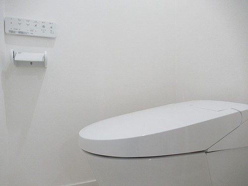 ボーン平尾のトイレ|タンクレストイレ新品交換