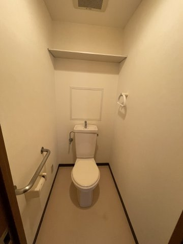 アルティスタ中津のトイレ|コンパクトで使いやすいトイレです