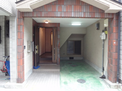【駐車場】 | 田島3丁目貸家（東部市場前賃貸） | 駐車場付きです（軽自動車）