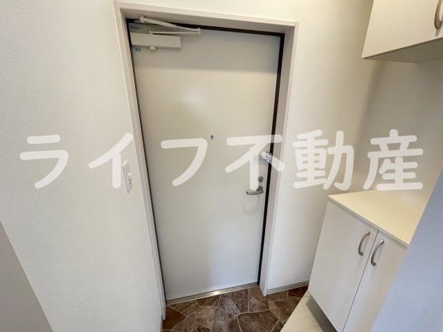 F asecia KOBEの玄関|収納もある玄関です