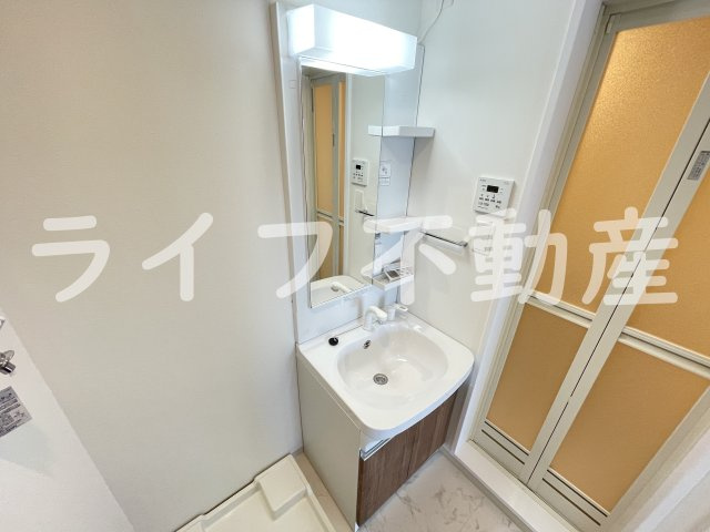 F asecia KOBEの独立洗面台|朝の身支度には欠かせない独立洗面化粧台