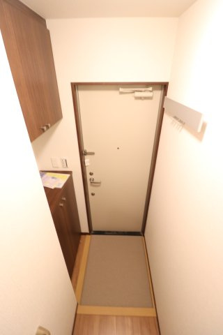 フォンターナふれあいの丘Bの玄関