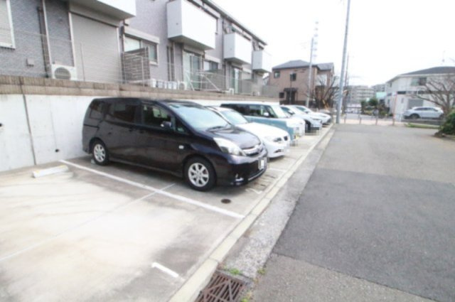 フォンターナふれあいの丘Bの駐車場