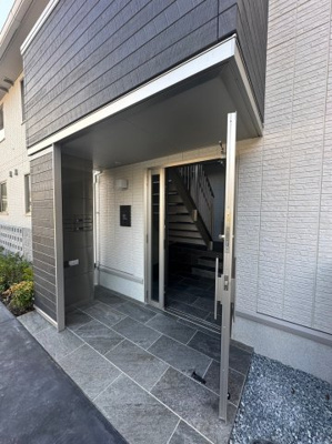 【エントランス】 | SPECIALE（スペチアーレ）沢良宜西