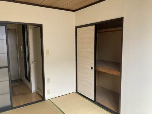 ファミールハイツの和室|キッチンとは半透明の引戸で仕切ることが出来ます