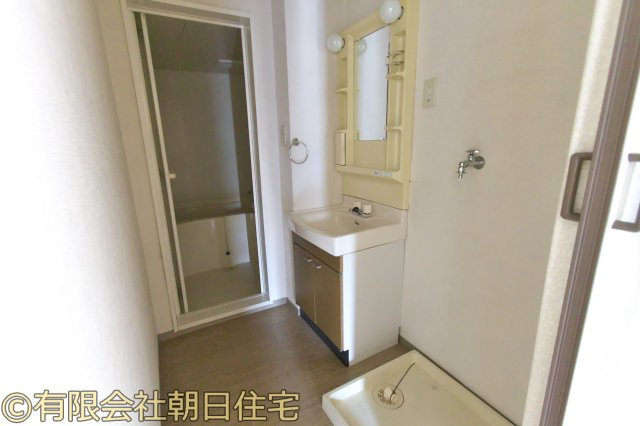 ニューセジュール中吉の洗面所