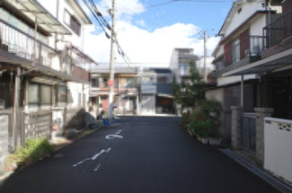 【前面道路含む現地写真】