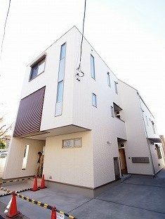 【エントランス】 | ドエル春日