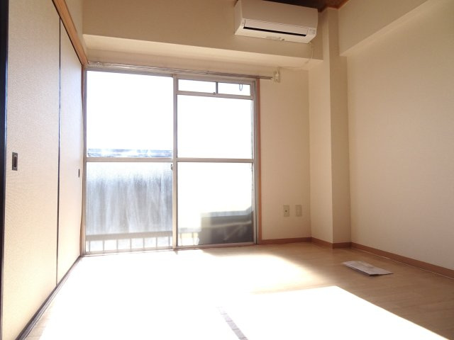杉野コーポの洋室