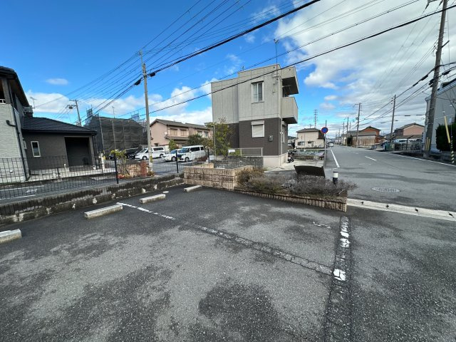 カサミラドール・クレマの駐車場