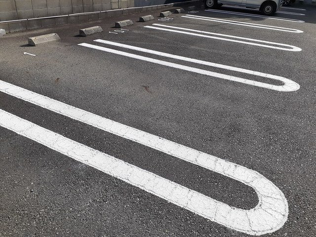 エーデルⅡの駐車場