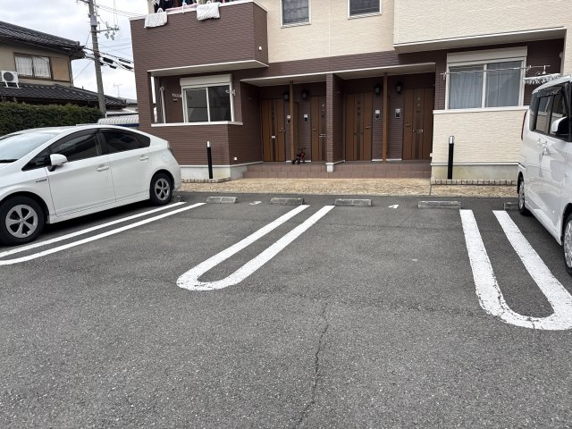 クリアネスⅠの駐車場