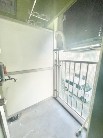 リブレ榎町のバルコニー|バルコニーからの眺めを楽しみながら食事をしませんか