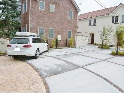 Ｒｕｅｌｌｅ　Ｅｓｔの駐車場
