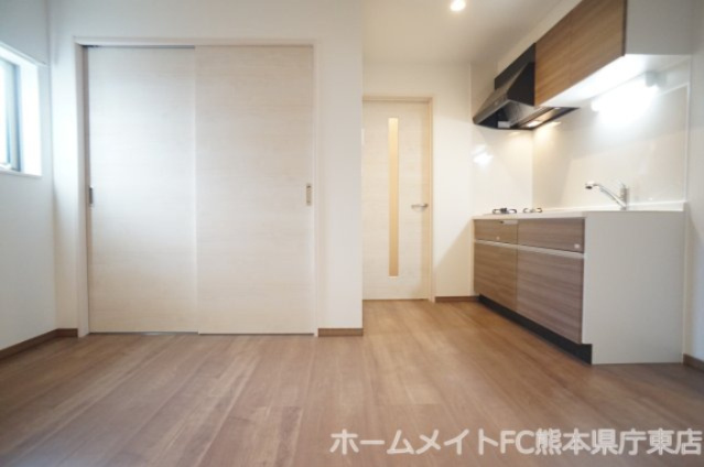 熊本市中央区坪井５丁目のアパートの居間・リビング