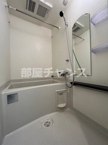 ディアレイシャス上前津の浴室