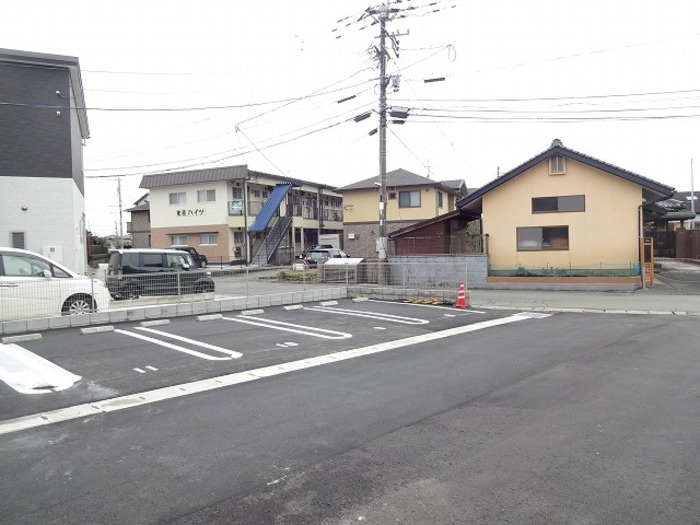 熊本市南区八幡９丁目のアパートの駐車場