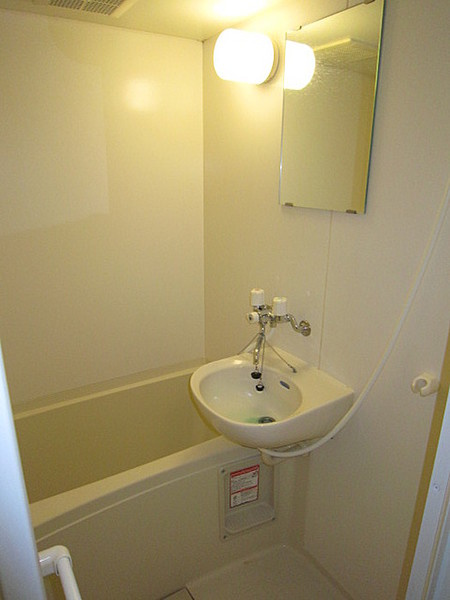 ハイツファニーの浴室|きれいなお風呂です